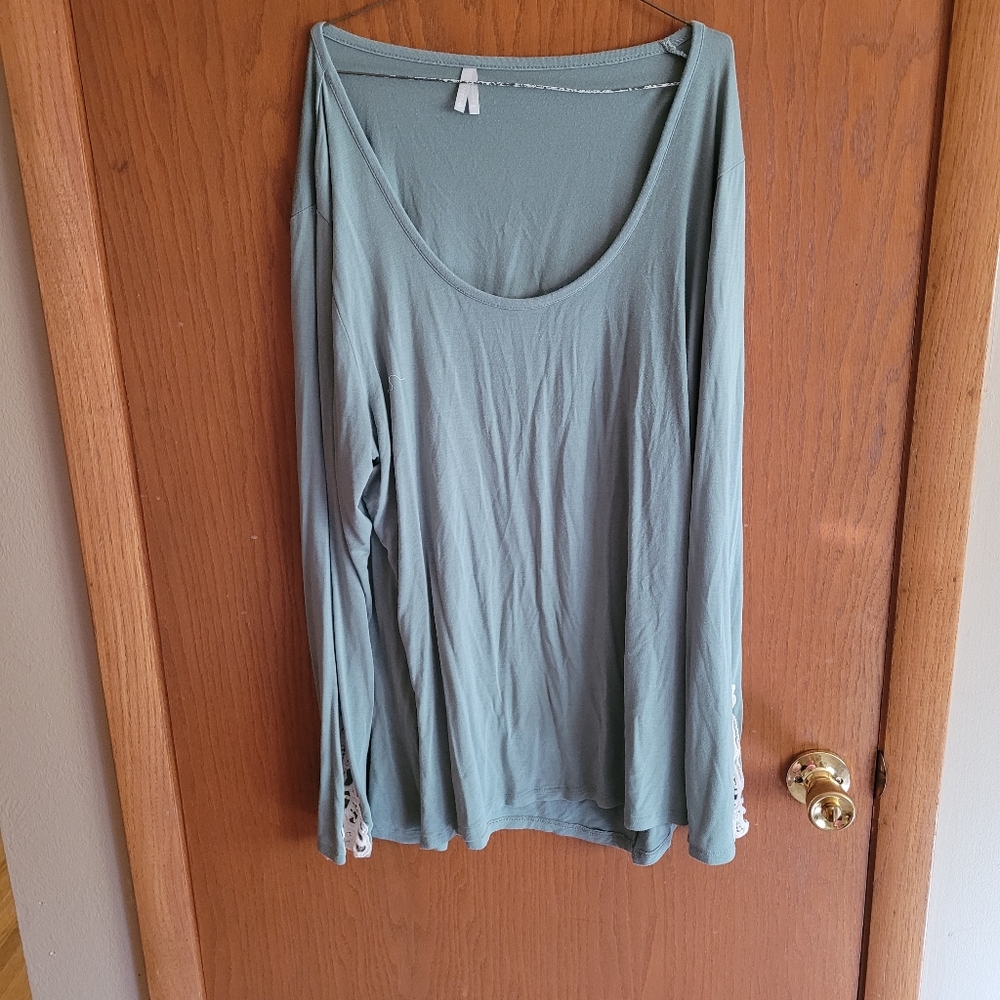 Women's Top